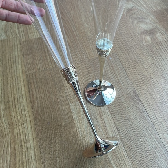 Vera Wang Champagne With Love Flutes - Picture 3 of 4